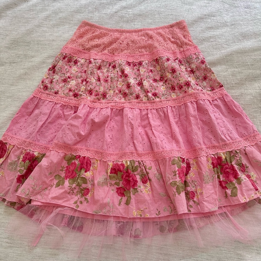 Pink floral and lace multi-tiered skirt from Candies
Size XL in youth size